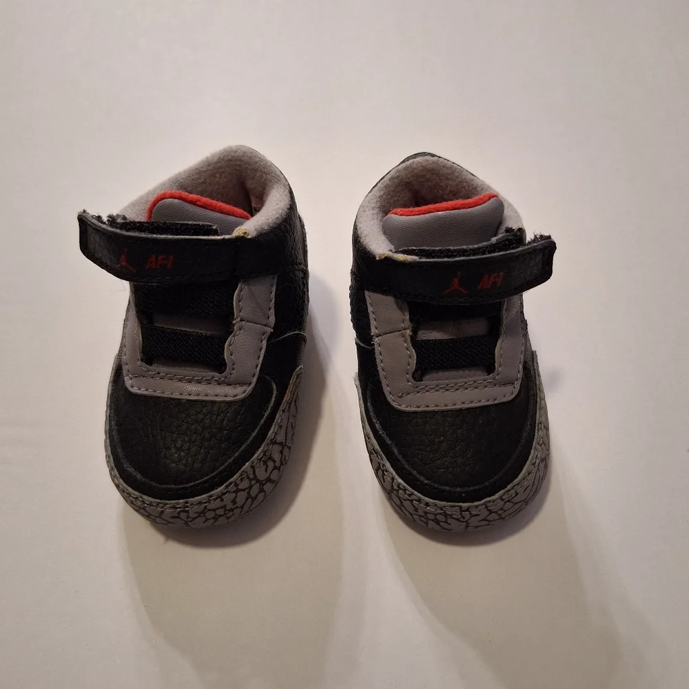 Air Jordan 3 Retro Black Cement Boys Size 1C Pre-Owned Excellent Condition